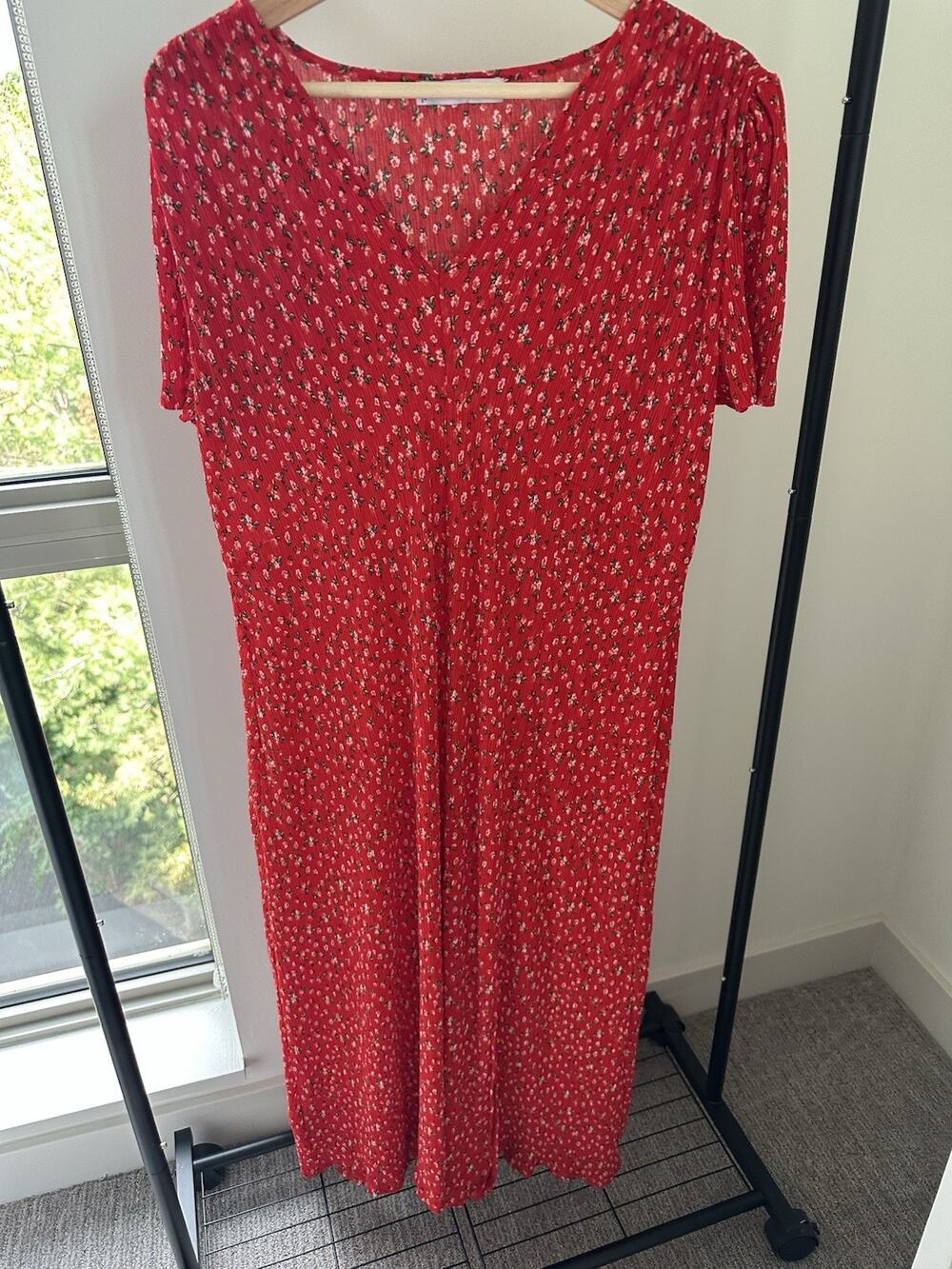 Red Floral Maxi Dress Short Sleeve Floral Print Lightweight Women’s Size 12